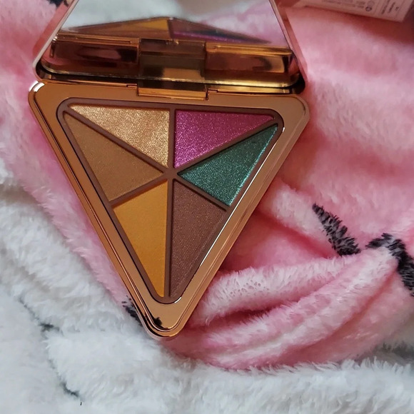 LYS Beauty love yourself eyeshadow‎ palette - Picture 3 of 4